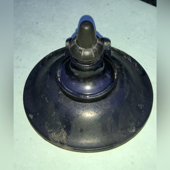 Art Deco Antique Higgins Rubberized Lidded Ink Well with Bulbed Dropper - Picture 12 of 16